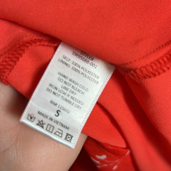 All in Favor Red Floral V-Neck Ruffle Strap Mini Dress Size Small NWOT - Picture 6 of 9